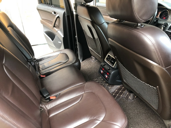 Bán Audi Q7 màu đen 2008 bản full nhé, ghé điện, cóp điện, surup mui nha