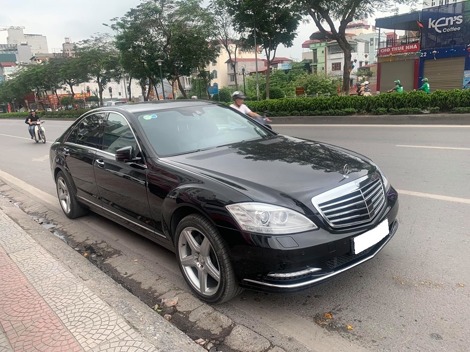 Cần bán siêu xe S350, sản xuất 2008 đăng ký 2009, số tự động, màu đen, gia đình sử dụng