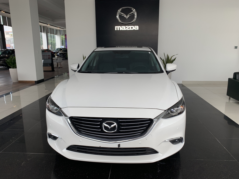 Mazda Khuyến Mãi To. Đừng vội mua xe mà chưa gọi cho tôi để hỗ trợ giá tốt nhất.