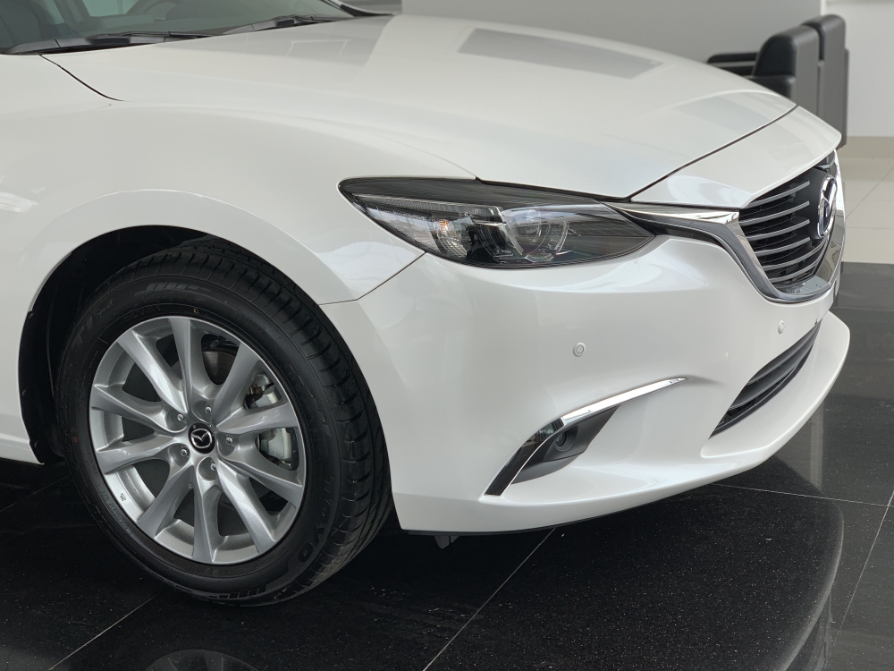 Mazda Khuyến Mãi To. Đừng vội mua xe mà chưa gọi cho tôi để hỗ trợ giá tốt nhất.