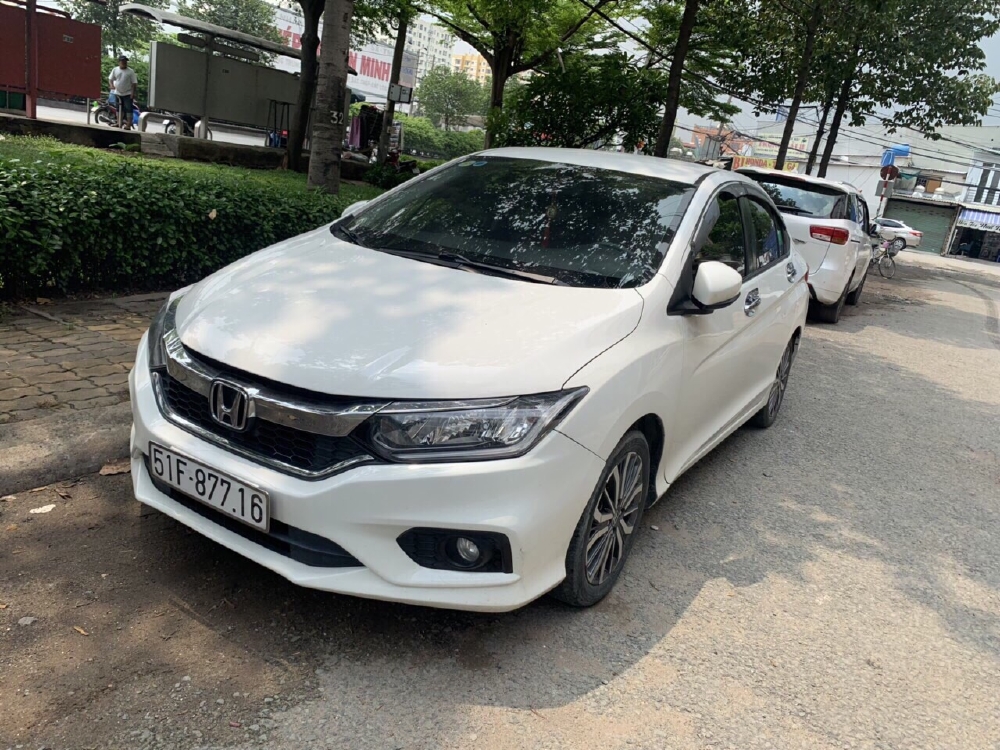 Bán Honda City 1.5CVT màu trắng số tự động sản xuất 2017 biển Sài Gòn 29000km
