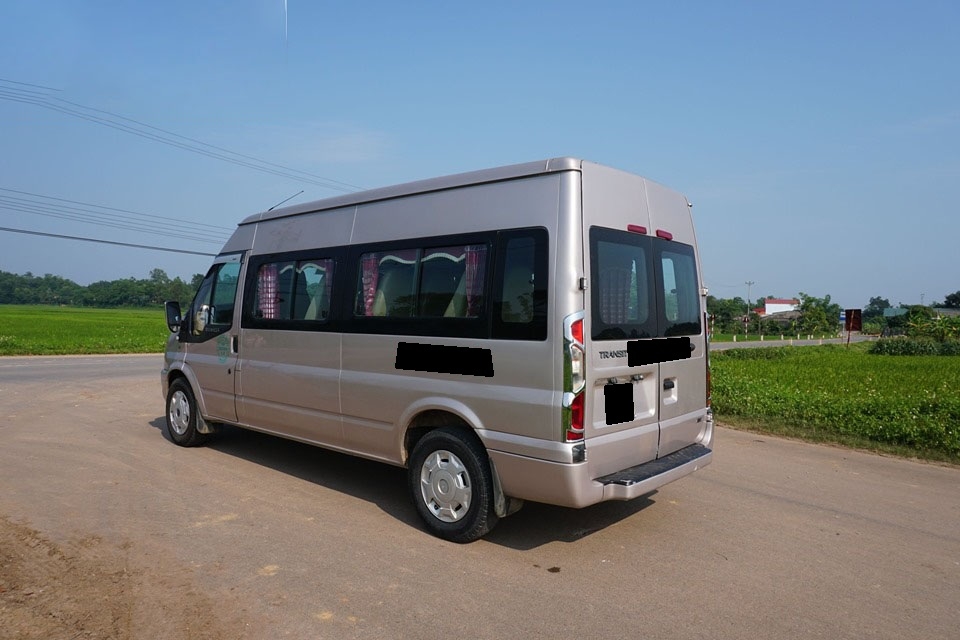 Bán Ford Transit 2017 máy  dầu màu vàng cát xe đi kỹ