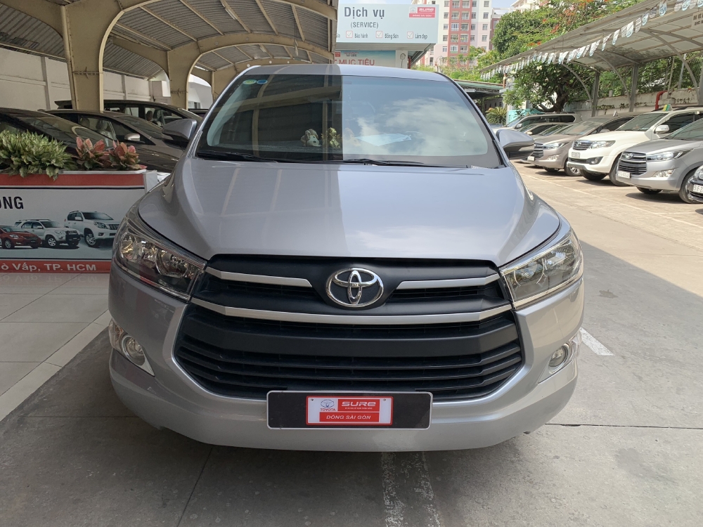 Bán xe Innova E đời 2016, màu bạc, đẹp như gái 18t , chạy được 43 000km , nội thất 3D. Hót duy nhất một chiếc