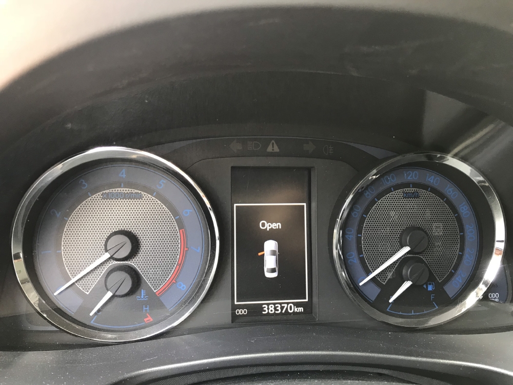 Bán xe Altis 2.0V đời 2016, màu đen  Odo 38370km , xe đẹp sang chảnh, có hỗ tợ trả góp , đặc gạch nhanh ạ