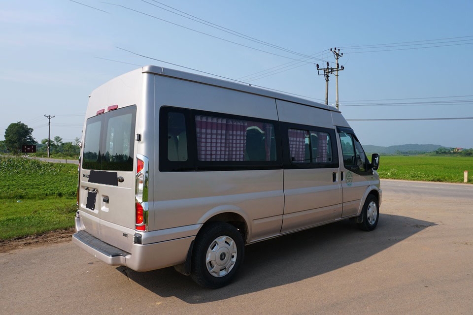 Bán Ford Transit 2017 máy  dầu màu vàng cát xe đi kỹ