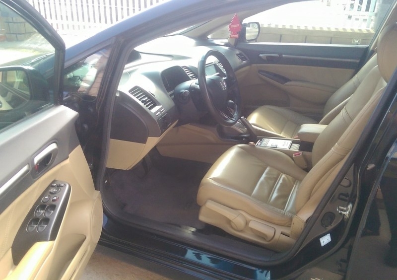 Gia đình cần bán xe Honda Civic đời 2008 bản 1.8L số tự động màu đen