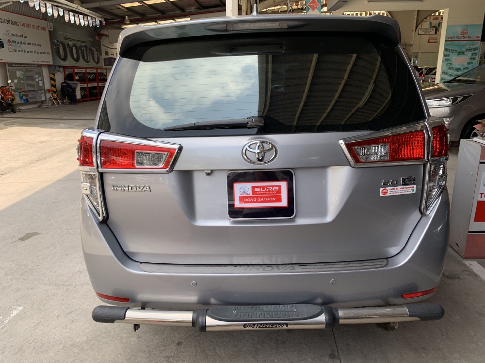 Bán xe Innova E đời 2016, màu bạc, đẹp như gái 18t , chạy được 43 000km , nội thất 3D. Hót duy nhất một chiếc