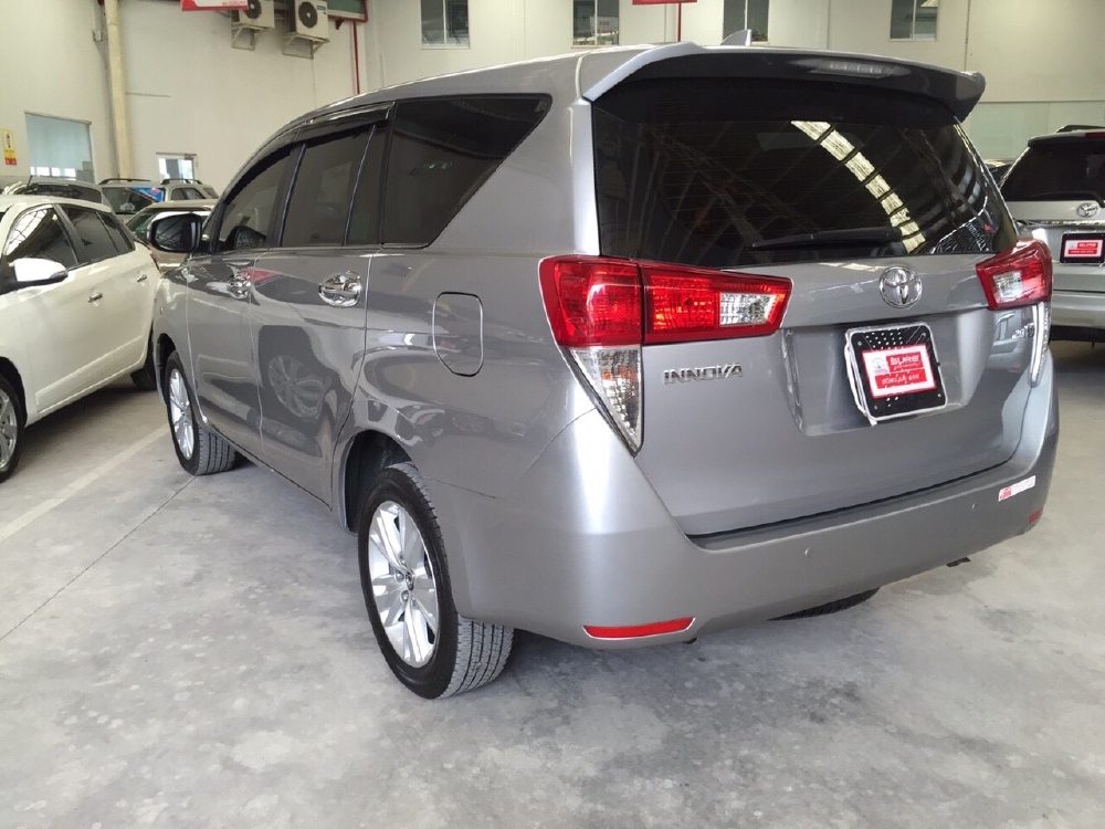 Bán xe Innova V đời 2017 , xe chỉ mới đi được 18500km, còn rất mới , hot nhất trong ngày. Gọi ngay em để sở hữu siêu phẩm