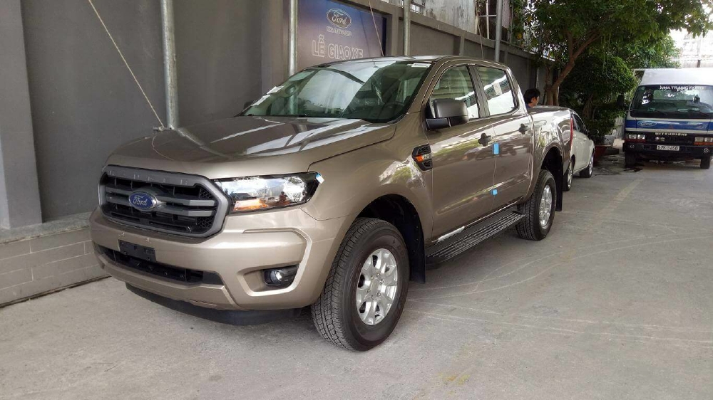 Ford Ranger XLS XLT Vừa Thông Quan, Số Lượng Giới Hạn