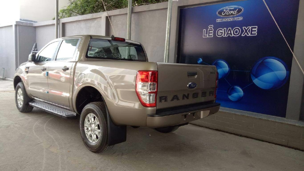 Ford Ranger XLS XLT Vừa Thông Quan, Số Lượng Giới Hạn
