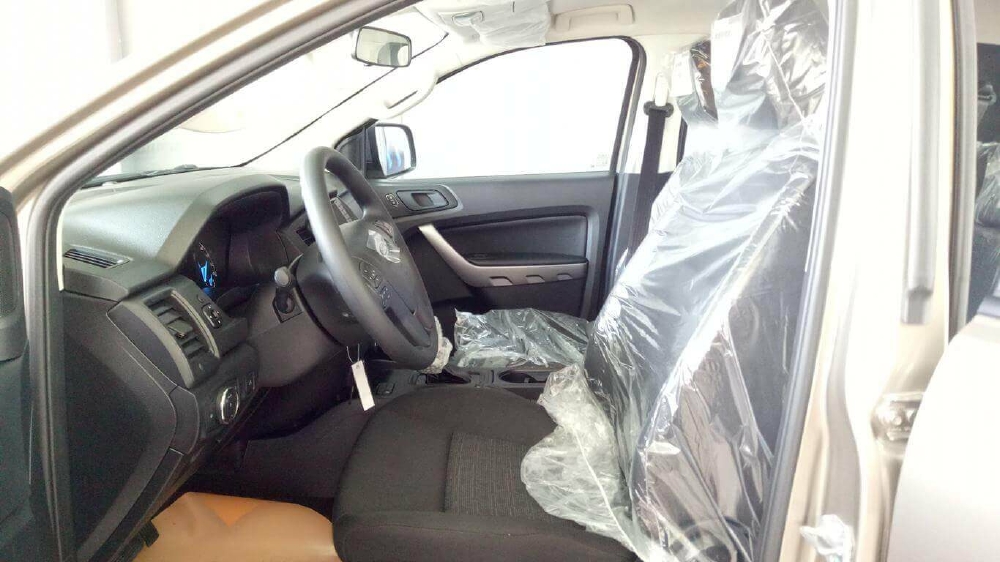 Ford Ranger XLS XLT Vừa Thông Quan, Số Lượng Giới Hạn
