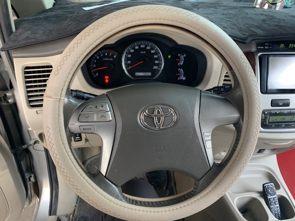 Bán innova V 2014, màu bạc, đúng chất, giá TL, hổ trợ góp