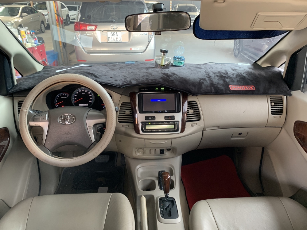 Bán innova V 2014, màu bạc, đúng chất, giá TL, hổ trợ góp