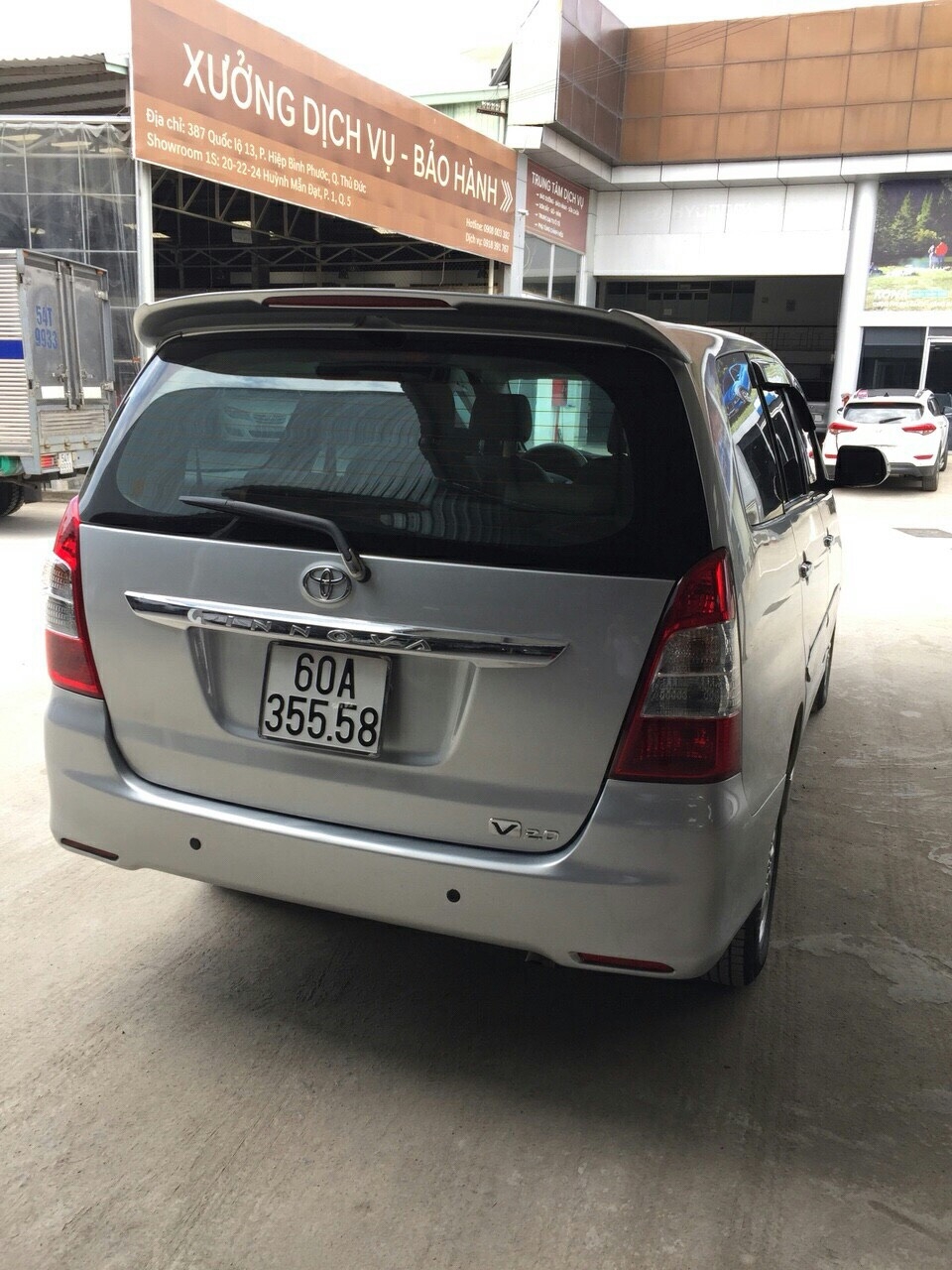 Bán Toyota INNOVA V 2.0AT màu bạc số tự động sản xuất 2014 biển Đồng Nai đi 81000km