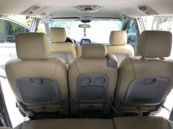 Bán Toyota Sienna LE 2009 nhập mỹ Bạc biển số thành phố