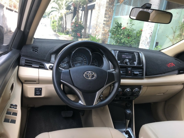 bán Toyota Vios 2018 số tự động màu trắng biển tp