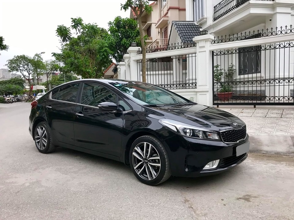 Bán Kia Cerato 2.0 2016 số tự động máy xăng màu đen rất đẹp