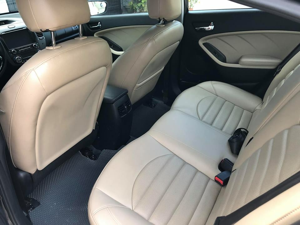 Bán Kia Cerato 2.0 2016 số tự động máy xăng màu đen rất đẹp