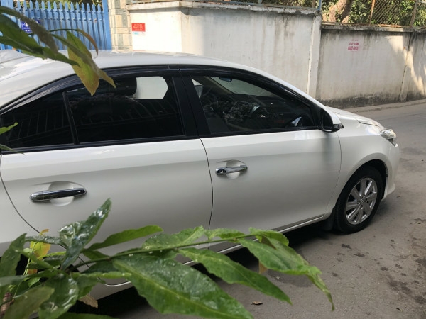 bán Toyota Vios 2018 số tự động màu trắng biển tp