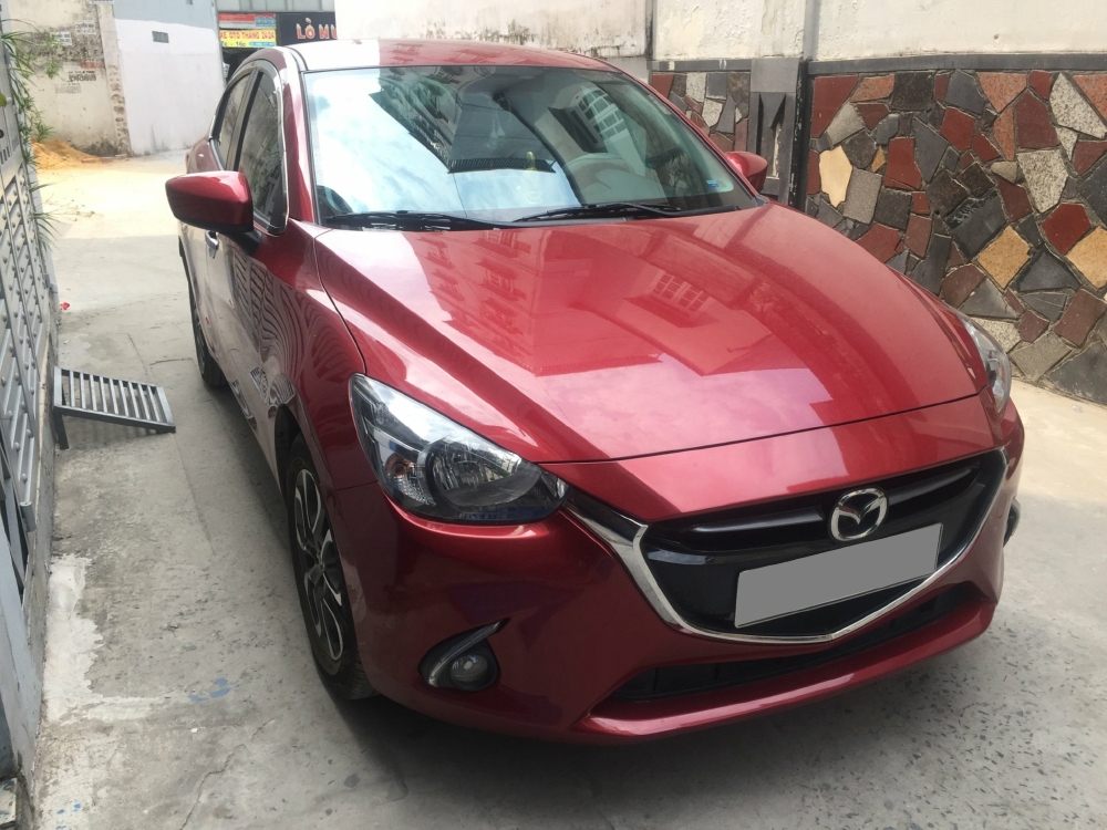 Bán Mazda 2 màu đỏ 2017 tự động xe rất đẹp và mới