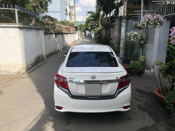 bán Toyota Vios 2018 số tự động màu trắng biển tp