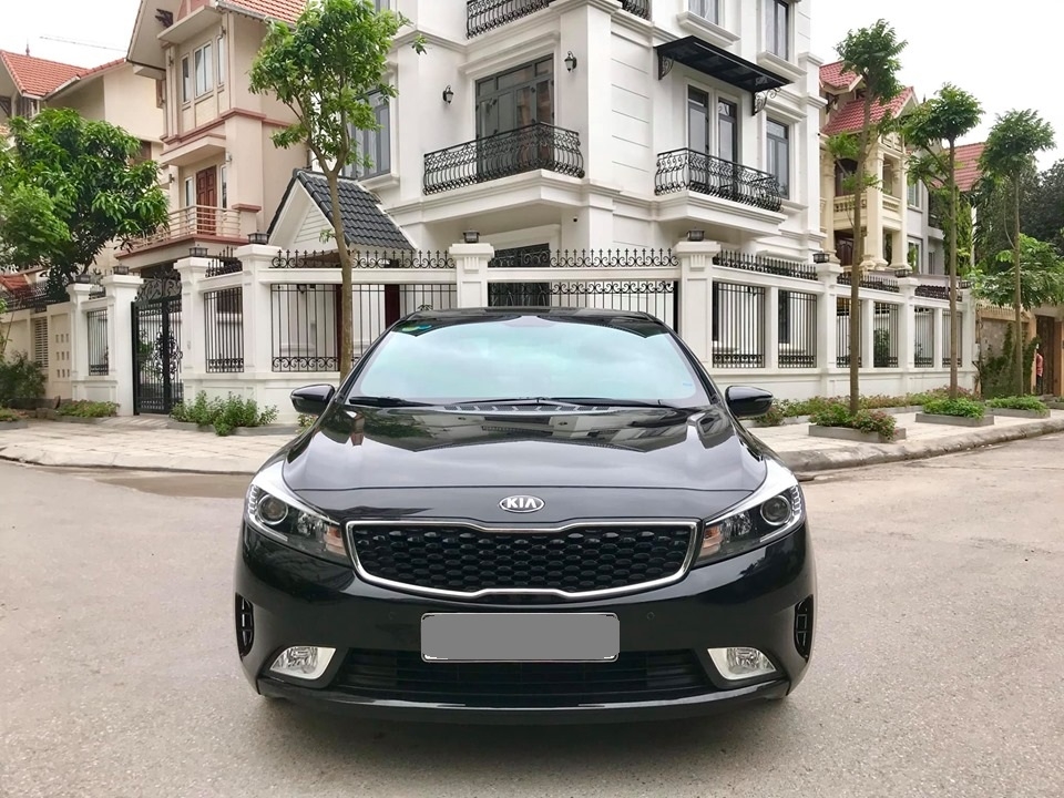 Bán Kia Cerato 2.0 2016 số tự động máy xăng màu đen rất đẹp