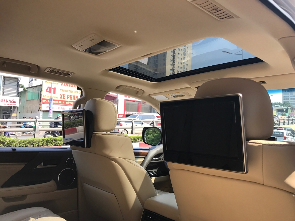 Lx570 2017 trắng