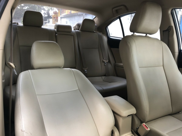 bán Toyota Vios 2018 số tự động màu trắng biển tp