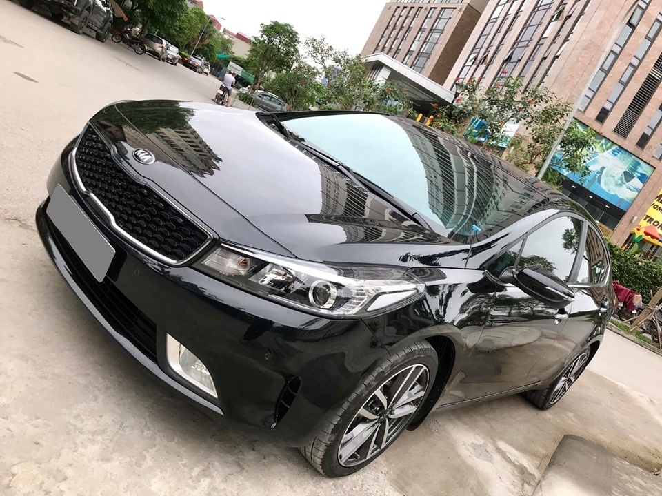 Bán Kia Cerato 2.0 2016 số tự động máy xăng màu đen rất đẹp