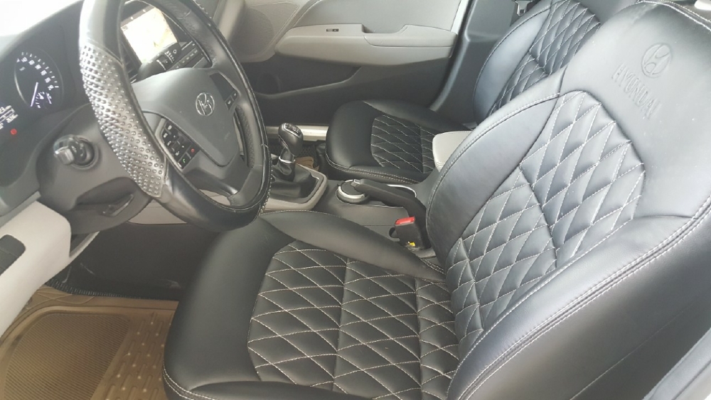 Bán Hyundai Elantra GLS 1.6MT màu trắng số sàn sản xuất 2017 biển Sài Gòn xe đẹp đi ít
