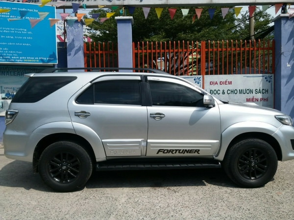 bán xe Toyota Fortuner 2.5G đời 2013 máy dầu số sàn