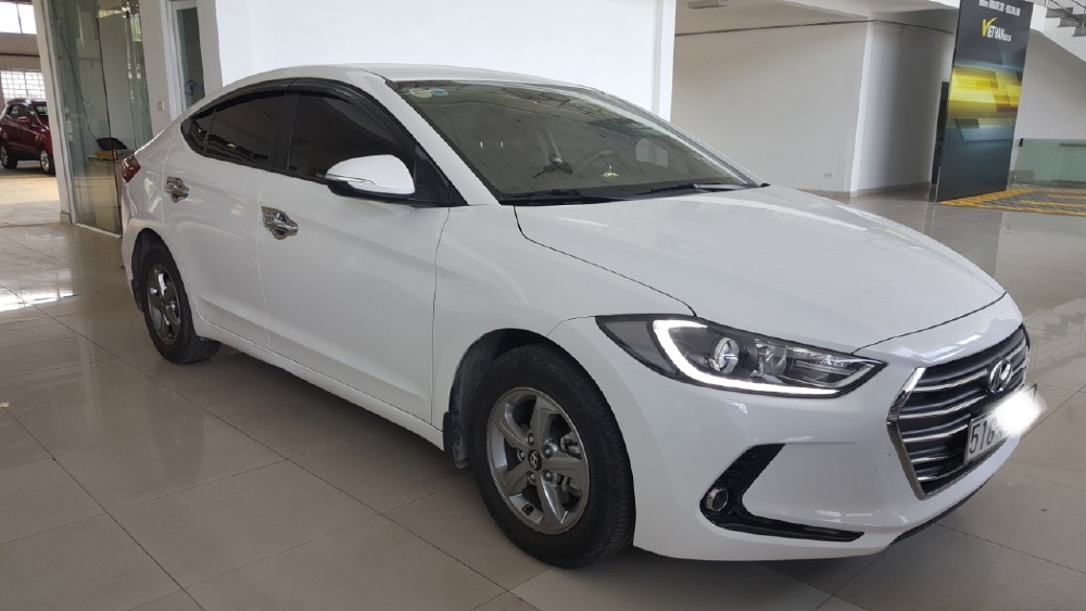Bán Elantra MT 2017, màu trắng, đúng chất, biển TP, giá TL, hổ trợ góp