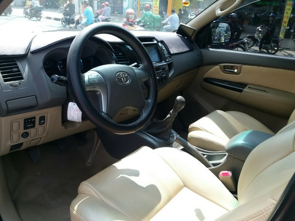 bán xe Toyota Fortuner 2.5G đời 2013 máy dầu số sàn