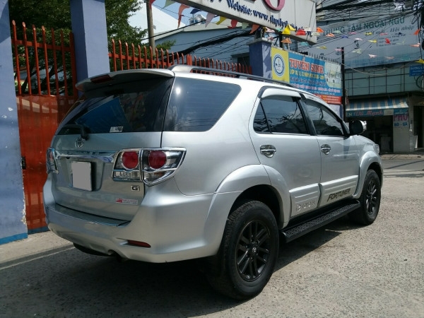bán xe Toyota Fortuner 2.5G đời 2013 máy dầu số sàn