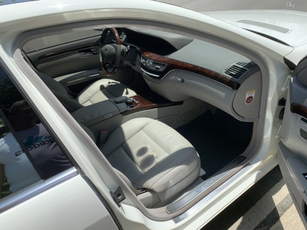Cần bán Mercedes S400 Hybrid 2012 nhập khẩu màu trắng nt kem