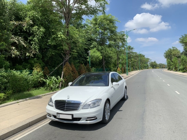 Cần bán Mercedes S400 Hybrid 2012 nhập khẩu màu trắng nt kem