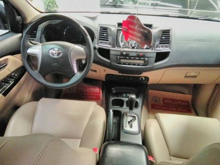 Bán xe Fortuner TRD đời 2016, trắng gin chỉ mới chạy được 17233km , bảo hành Toyota Đông Sài Gòn và hổ trợ trả góp