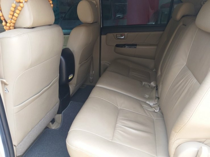 Bán xe Fortuner TRD đời 2016, trắng gin chỉ mới chạy được 17233km , bảo hành Toyota Đông Sài Gòn và hổ trợ trả góp