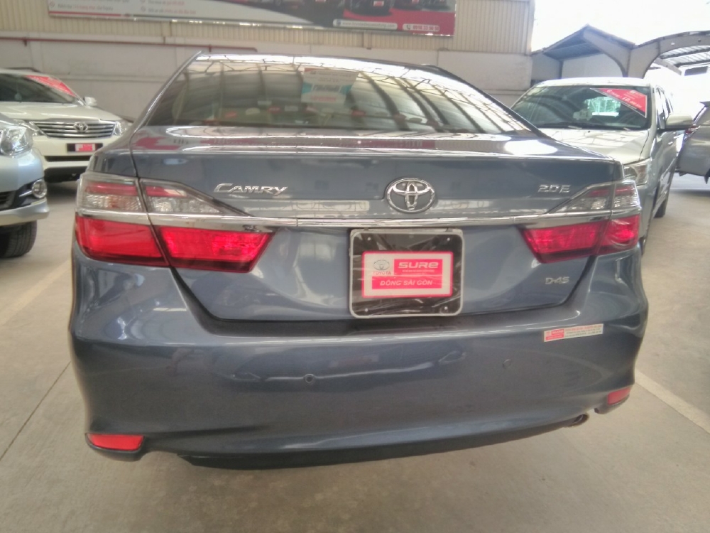 Bán Camry 2.0E đời 2015 xe sang, màu ghi xanh hiếm nhé, giá phải chăn khi thương thảo ạ. Hỗ trợ trả góp