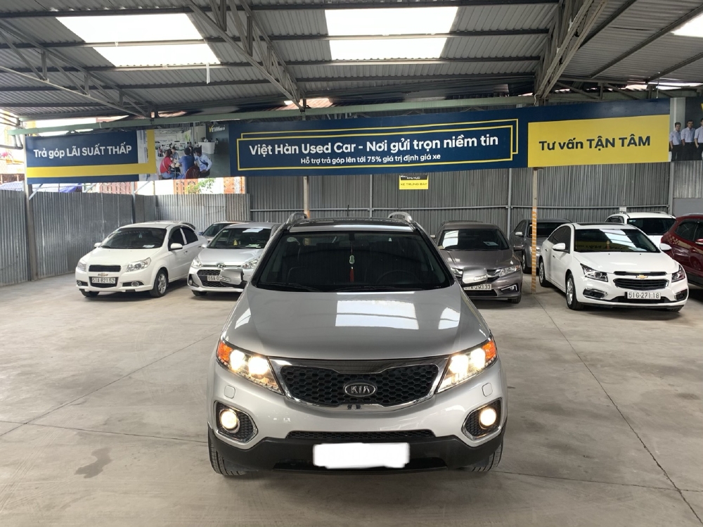 Bán Sorento 2.4MT 2012 Đăng ký 2013, màu bạc, giá TL, hổ trợ góp