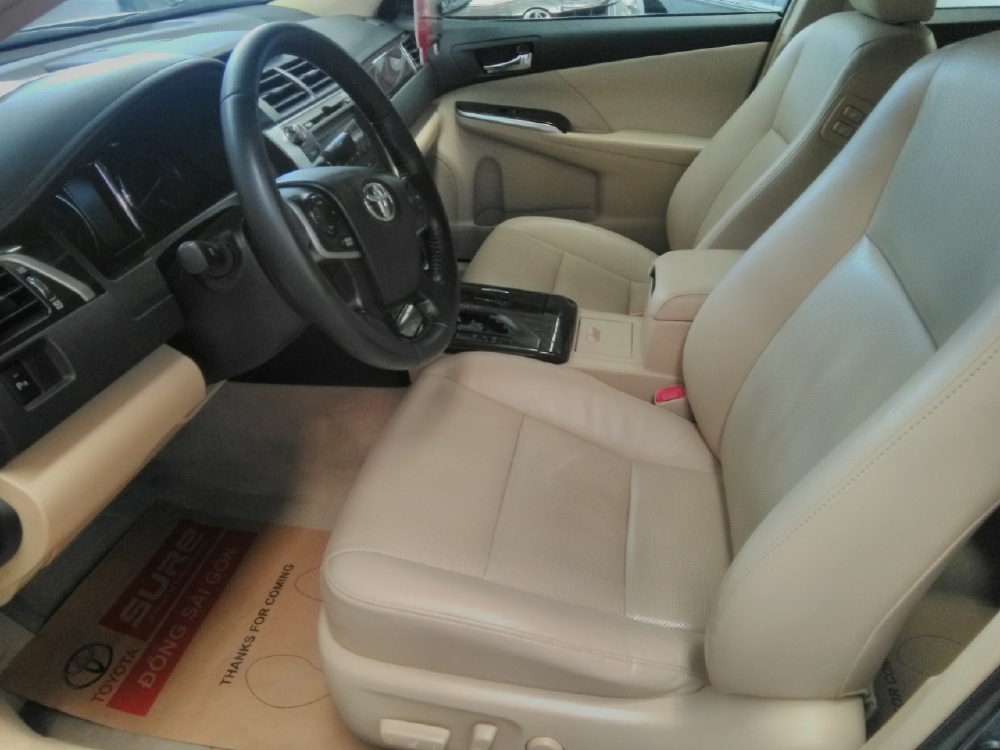 Bán Camry 2.0E đời 2015 xe sang, màu ghi xanh hiếm nhé, giá phải chăn khi thương thảo ạ. Hỗ trợ trả góp