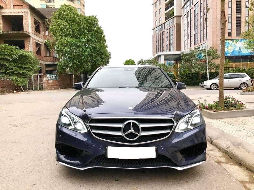 Cần bán E250 AMG, sản xuất 2015, số tự động, màu xám xanh hiếm