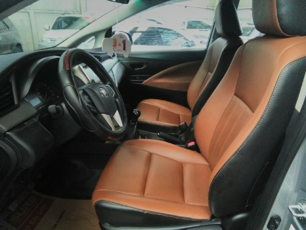 Bán Innova E đời 2016 màu bạc, xe đi gia đình nên cứ yên tâm, xe rất đẹp có phụ kiện theo xe. Hổ trợ trả góp