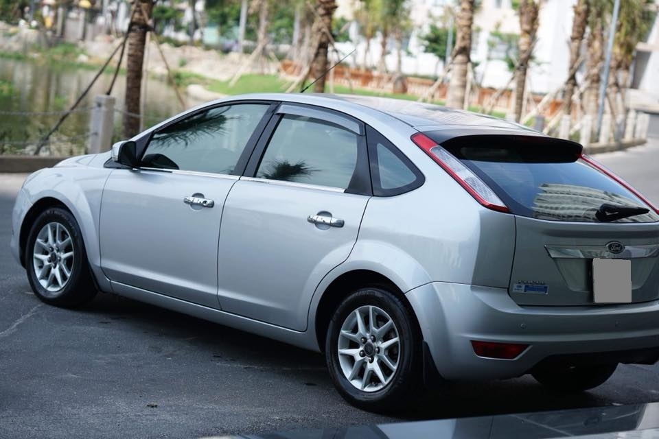 Mình bán Ford Focus  Bạc 2010 tự động hatchback chính chủ