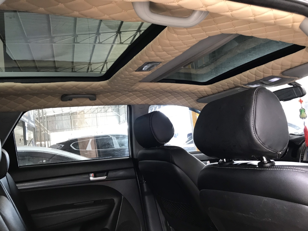 Bán Kia Sorento 2.4MT màu bạc số sàn 7 chỗ máy xăng sản xuất 2012 full options