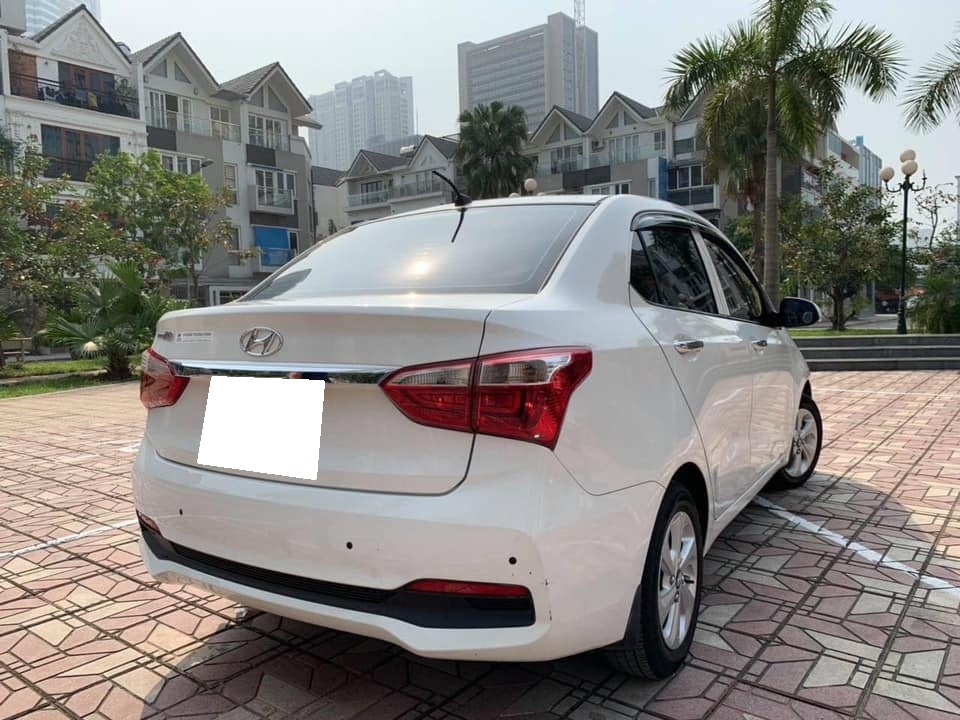 Bán xe Huyndai I10 sedan 1.2, số sàn, sản xuất 2018 màu trắng tinh