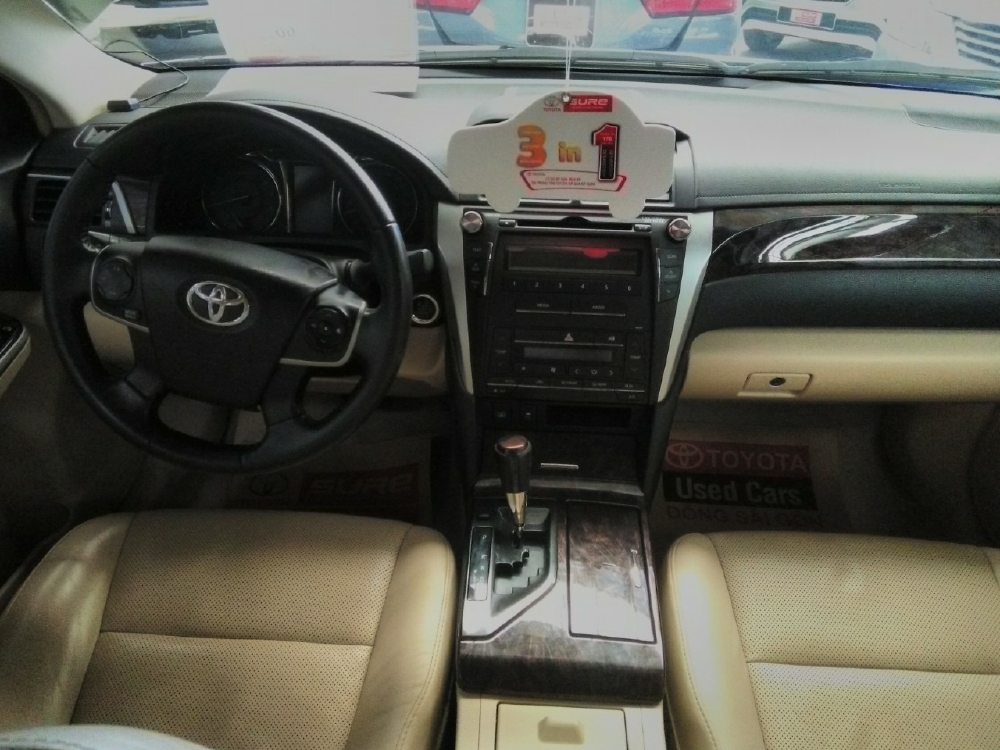 Bán Camry 2.0E đời 2015 màu bạc, xe đẹp sang chảnh có phụ kiện đi kèm nhé. Hổ trợ trả góp