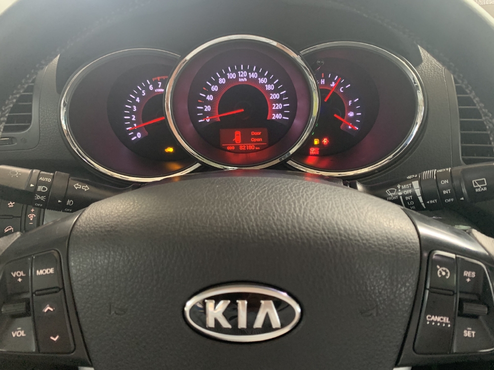 Bán Sorento 2.4MT 2012 Đăng ký 2013, màu bạc, giá TL, hổ trợ góp