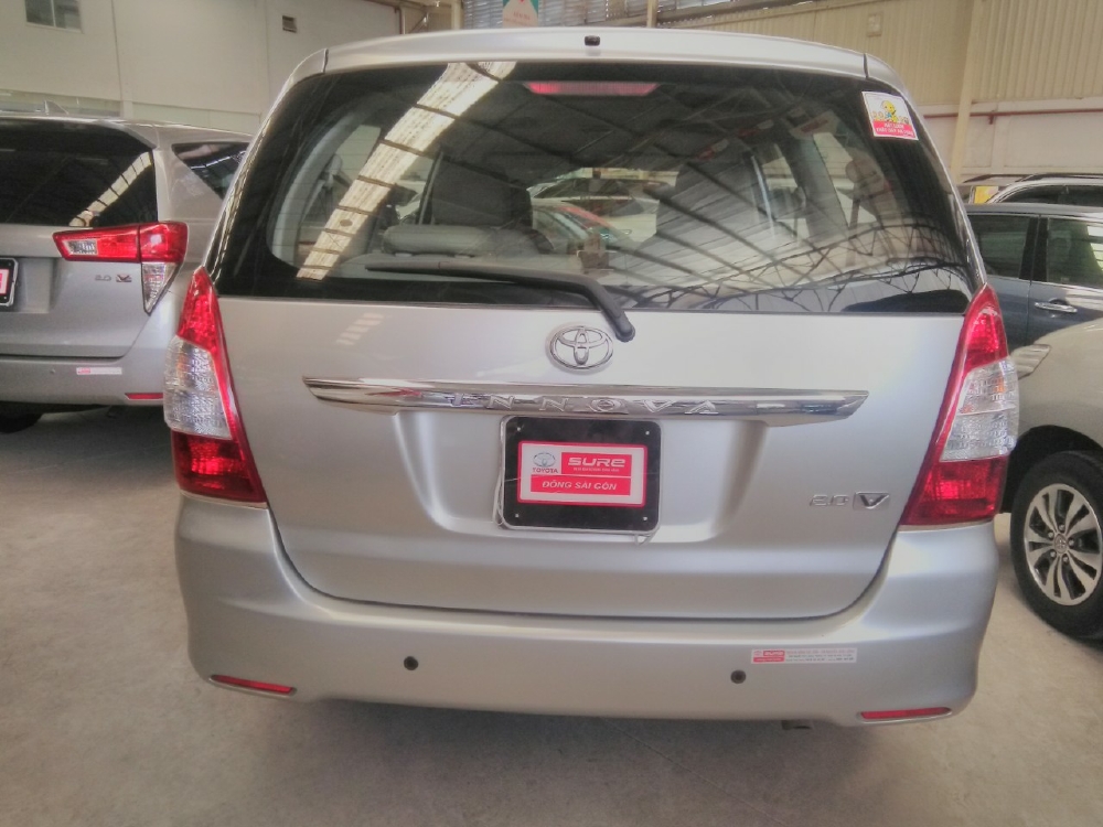 Bán Innova V đời 2013 màu bạc xe biển thành phố. Xe đẹp số tự động nhé. gọi em nhanh để có giá hạt dẻ ạ
