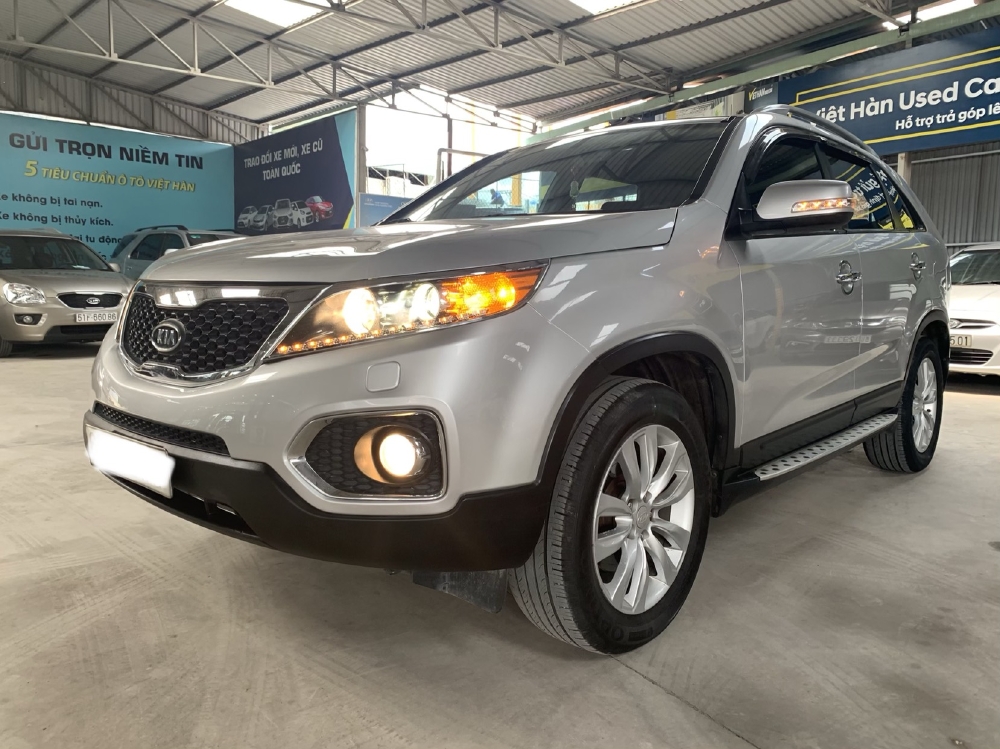 Bán Sorento 2.4MT 2012 Đăng ký 2013, màu bạc, giá TL, hổ trợ góp